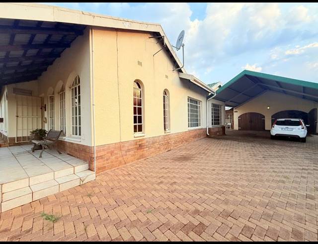 5 BEDROOM HOUSE FOR SALE IN FLORA GARDENS